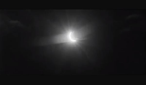 Movie still of the eclipse from The Day the Earth Caught Fire (1961) 