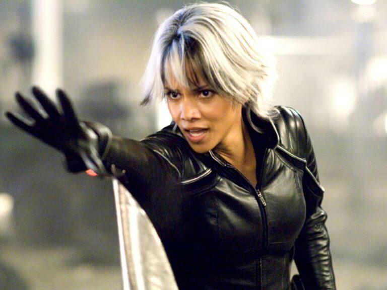 Movie still of Halle Berry as Ororo Munroe / Storm in X-Men: The Last Stand (2005)