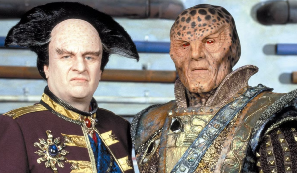 Television still of Peter Jurasik as Londo Mollari and Andreas Katsulas as G'Kar in the Babylon 5