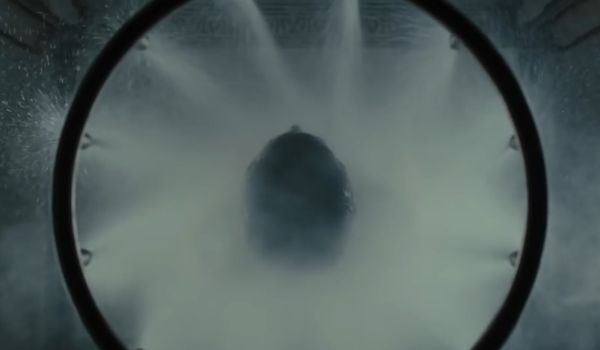 Movie still of Ryan Gosling as K' shower in Blade Runner 2049 (2017)