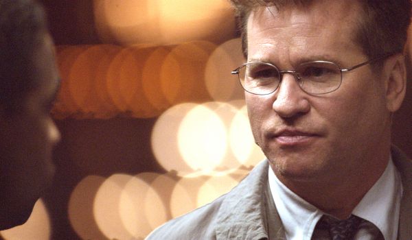 Movie still of Denzel Washington as Doug Carlin and Val Kilmer as Agent Pryzwarra in Deja Vu (2006)
