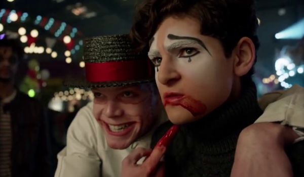Television still of Cameron Monaghan as Jerome Valeska and David Mazouz as Bruce Wayne in the Gotham episode "Mad City: The Gentle Art of Making Enemies"
