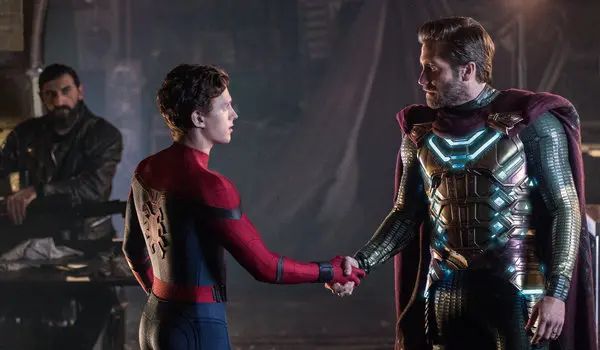 Movie still of Tom Holland as Peter Parker / Spider-Man and Jake Gyllenhaal as Quentin Beck / Mysterio in Spider-Man: Far From Home (2019)