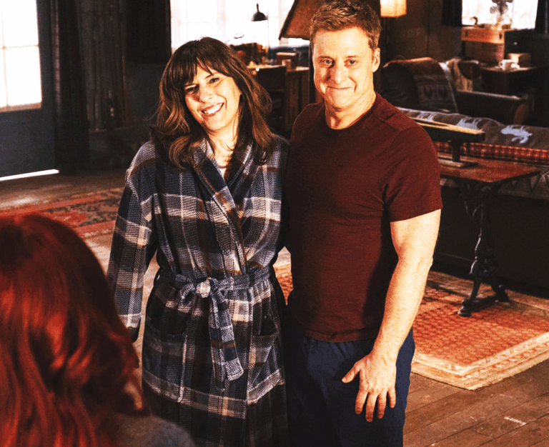 Television still of Edi Patterson as Heather and Alan Tudyk as Harry Vanderspeigle in the Resident Alien episode "Truth Hurts"
