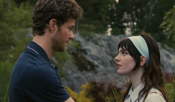 Movie still of Jack Quaid as Josh, and Sophie Thatcher as Iris in the sci-fi movie Companion (2025)