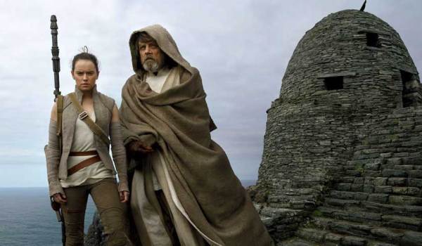 Movie still of Daisy Ridley as Rey and Mark Hamill as Luke Skywalker in the sci-fi movie Star Wars: Episode VIII – The Last Jedi (2017)