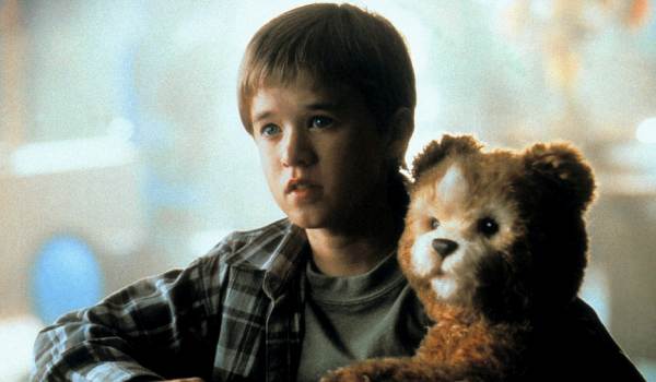 Movie still of Haley Joel Osment as David in the sci-fi movie A.I. Artificial Intelligence (2001)