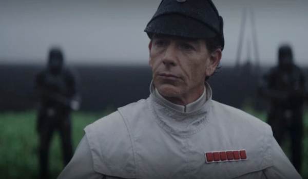 Screenshot of Ben Mendelsohn as Director Krennic in Rogue One: A Star Wars Story (2016)