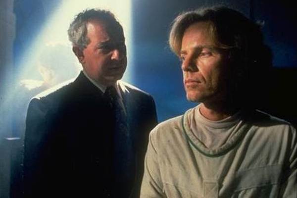 Television still of Bruce Greenwood as Thomas Veil in the sci-fi show Nowhere Man
