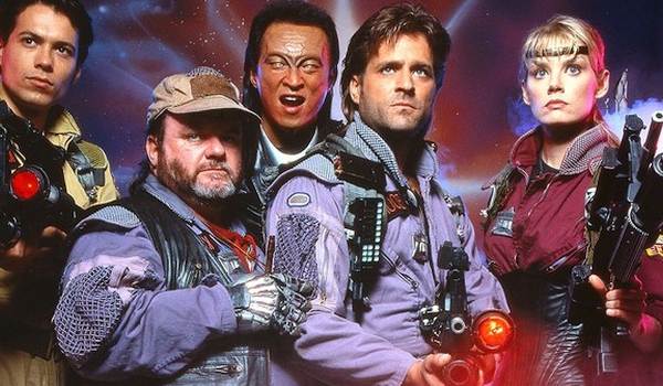Television still of Jeff Kaake as Capt. John Boon, Jack McGee as Doc, Marjorie Monaghan as JoJo, Danny Quinn as Daniel Kincaid, Cary-Hiroyuki Tagawa as Zylyn in the sci-fi show Space Rangers