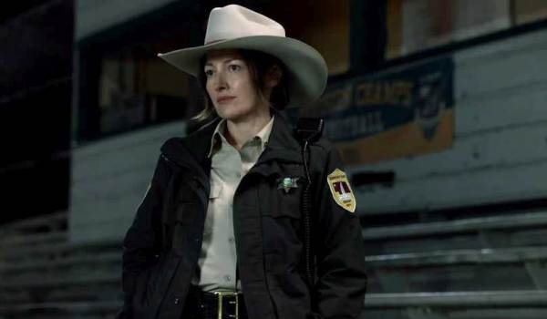 Television still of Kelly Macdonald as Sheriff Kerry in the sci-fi show Lanterns