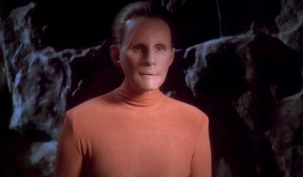 Screenshot of Salome Jens as Star Trek Villain Female Changeling in Star Trek: Deep Space Nine (1994)