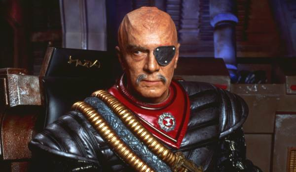 Screenshot of Christopher Plummer as Star Trek Villain Chang in Star Trek VI: The Undiscovered Country (1994)