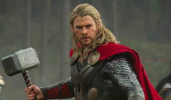 Screenshot of Chris Hemsworth as Thor Odinson in Thor: The Dark World (2013)
