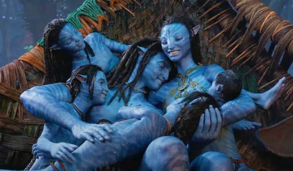 The Sully family, including Jake, Neytiri, and their children, in the science fiction movie Avatar: The Way of Water (2022).