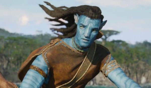 Jake Sully, portrayed by Sam Worthington, in his Na'vi form in the science fiction movie Avatar: The Way of Water (2022).