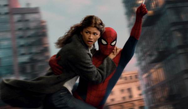 Spider-Man swinging through the city while carrying MJ, Spider-Man: Brand New Day