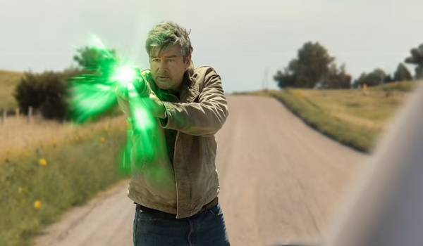 Still from episode "Lights Out" S1E5 of Lanterns (2026)