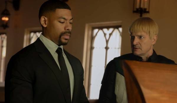 Still from episode "Bad Optics" S1E6 of Lanterns (2026)